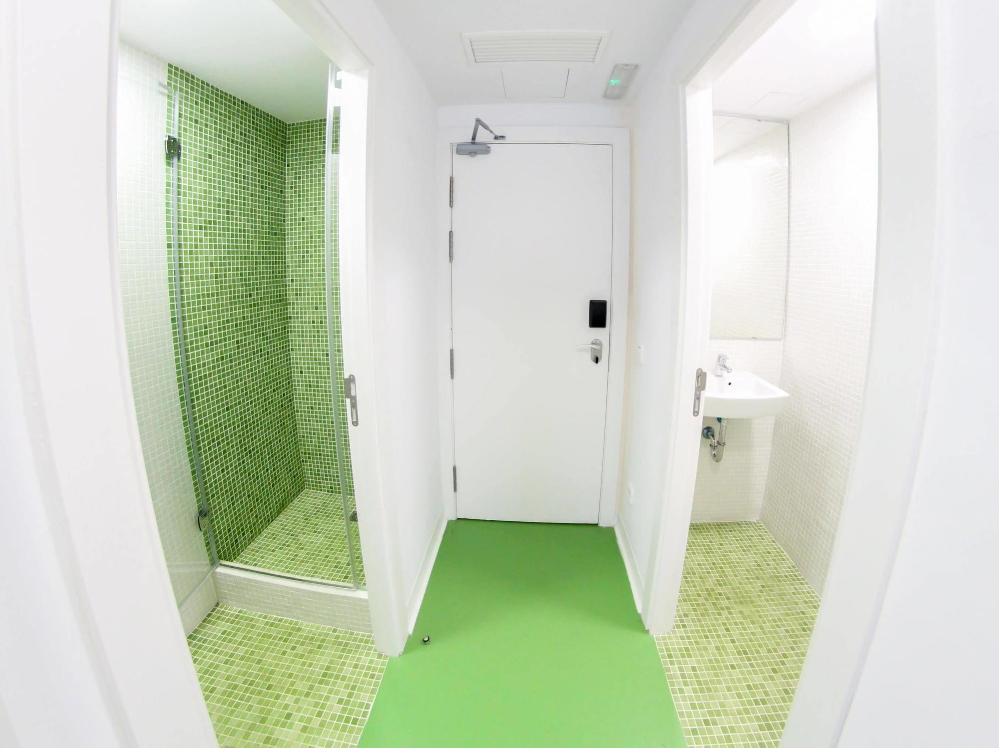 Sant Jordi Sagrada Familia Hostel Barcelona
