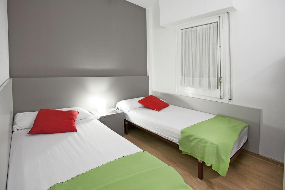 Hostel Sant Jordi Sagrada Familia Barcelona