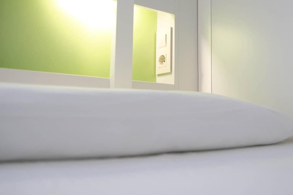 Sant Jordi Sagrada Familia Hostel